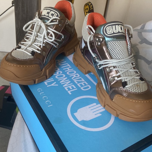 GUCCI Chunky Leather Sneakers - Picture 4 of 4